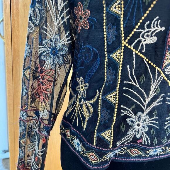 American Eagle Outfitters women’s embroidered top size S, black - Picture 6 of 9